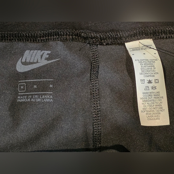 Nike Tight Fit Regular Length Leggings- Size Medium - Picture 4 of 6